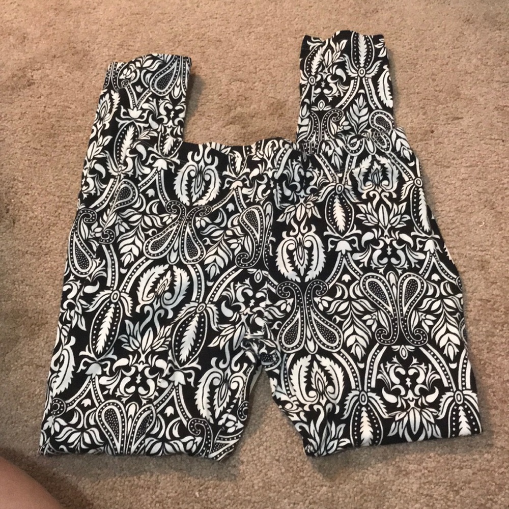 Rue 21 black and white leggings